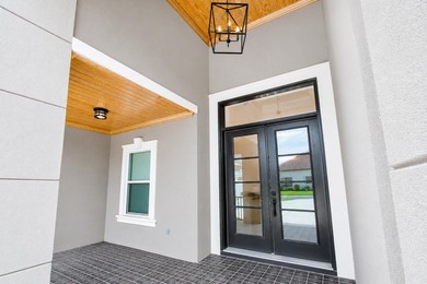 Luxurious 4-bedroom, 3.5-bath single-level stucco home situated - photo 4
