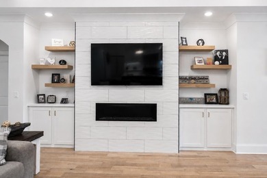 Luxurious 4-bedroom, 3.5-bath single-level stucco home situated - photo 9