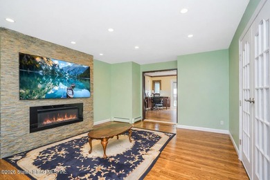 Nestled on a serene cul-de-sac in the prestigious Richmond Town - photo 29