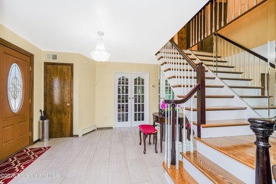 Nestled on a serene cul-de-sac in the prestigious Richmond Town - photo 31