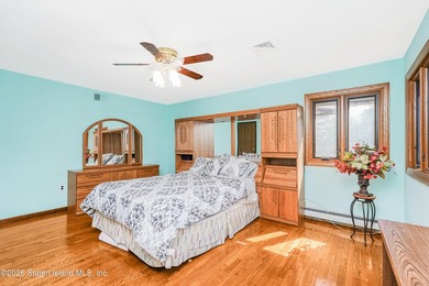 Nestled on a serene cul-de-sac in the prestigious Richmond Town - photo 39