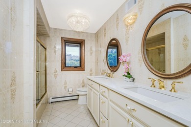 Nestled on a serene cul-de-sac in the prestigious Richmond Town - photo 40