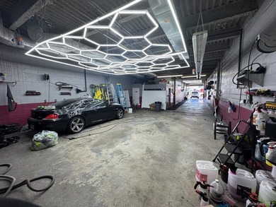 Prime Location! Across From Motor Vehicle Dept and JFK, 4,620 - photo 6