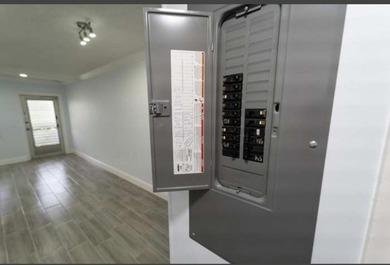 Turn Key, renovated 1 bedrooms and 1 bathrooms, 1st floor unit - photo 6