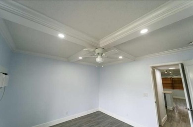 Turn Key, renovated 1 bedrooms and 1 bathrooms, 1st floor unit - photo 8