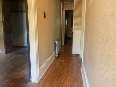 ATTENTION PROJECT SEEKERS! 139 OVERBROOK AVENUE IS READY FOR ITS - photo 9
