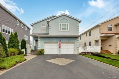 (private lake, pond, coastal) Home Sale Pending in Freeport New York