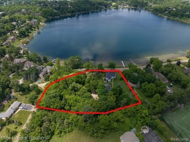 Lake Acreage For Sale in Bloomfield Hills, Michigan