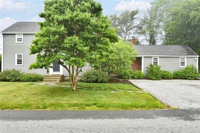 Stunning Colonial in Desirable Briggs Farm - Minutes from the - photo 1