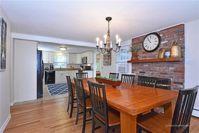 Stunning Colonial in Desirable Briggs Farm - Minutes from the - photo 3
