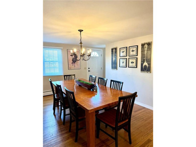 Stunning Colonial in Desirable Briggs Farm - Minutes from the - photo 4