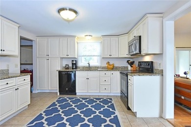 Stunning Colonial in Desirable Briggs Farm - Minutes from the - photo 5