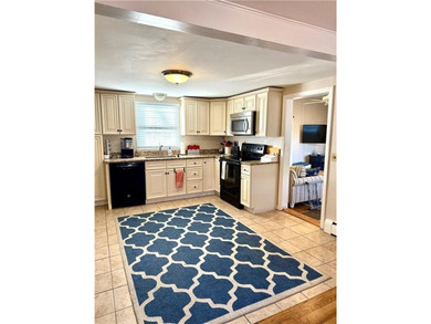 Stunning Colonial in Desirable Briggs Farm - Minutes from the - photo 6