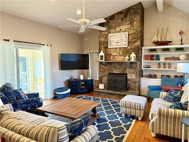 Stunning Colonial in Desirable Briggs Farm - Minutes from the - photo 7
