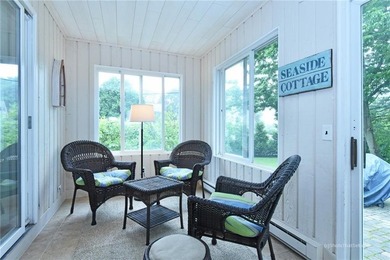 Stunning Colonial in Desirable Briggs Farm - Minutes from the - photo 9