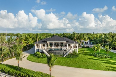 A private sanctuary of coastal sophistication, The Oasis offers - photo 4