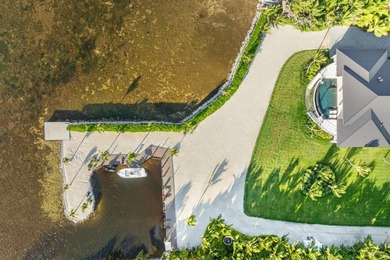 A private sanctuary of coastal sophistication, The Oasis offers - photo 5