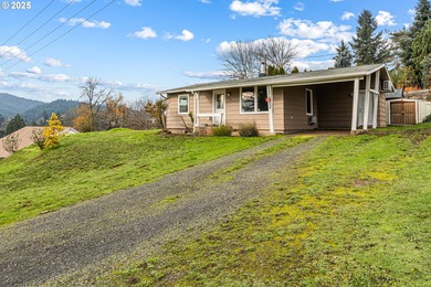 North Umpqua River Home For Sale in Elkton Oregon