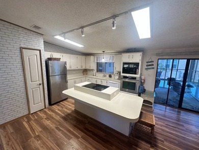 A well cared for 2 bedrooms, 2 bathrooms Palm Harbor home on the - photo 12