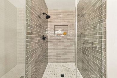 ***PRO PHOTOS COMING SOON*** Beautifully RENOVATED 3-bedroom - photo 21