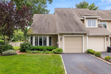Welcome to this sought after first floor primary en suite - photo 3