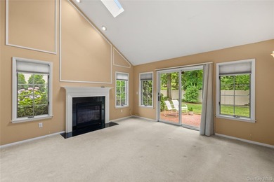 Welcome to this sought after first floor primary en suite - photo 7