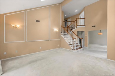 Welcome to this sought after first floor primary en suite - photo 8