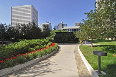 Welcome to your oasis in the heart of Minneapolis right off the - photo 31