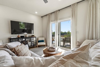 Beautiful Lake Hamilton Townhome with tons of amenities! 3 - photo 2