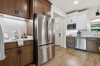 Beautiful Lake Hamilton Townhome with tons of amenities! 3 - photo 6