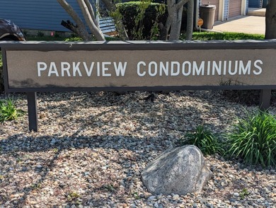 Beautiful condo in Parkview Condominiums. These units are well - photo 3