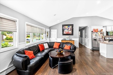 Welcome to this beautifully maintained 3-bedroom, 2-full-bath - photo 4