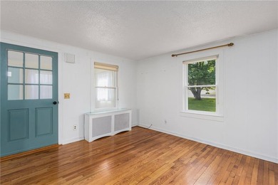 Coastal Charm Meets Incredible Opportunity in Middletown! Just - photo 4