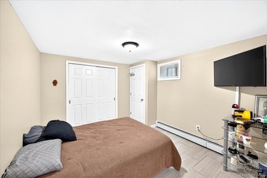 Welcome to this beautifully maintained 3-bedroom, 2-full-bath - photo 9