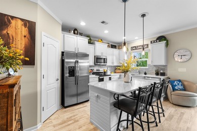 This beautiful, well maintained, three bedroom, 2.5 bathroom - photo 5