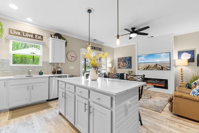 This beautiful, well maintained, three bedroom, 2.5 bathroom - photo 6