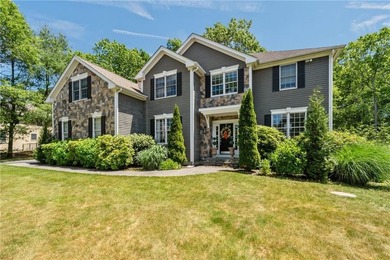 Welcome to Slocum Woods. This exceptional residence offers 4 - photo 2