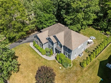 Welcome to Slocum Woods. This exceptional residence offers 4 - photo 4