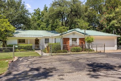 Waterfront Estate - New Year New Price 
This 2B 1B property