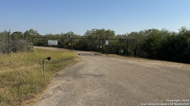 (private lake, pond, creek) Acreage For Sale in Moore Texas
