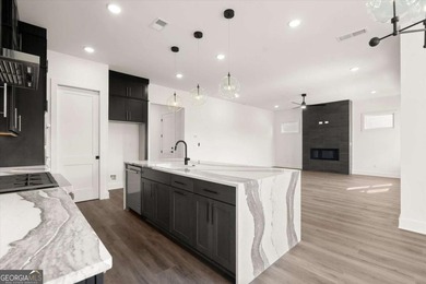 The Emery Contemporary offers luxury, flexibility, and - photo 12