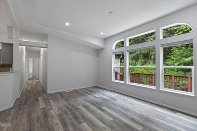 Welcome to this spacious and versatile 2,500 sqft home tucked - photo 12