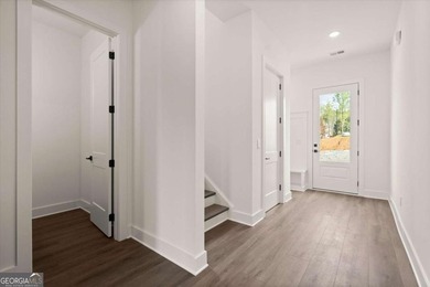 The Emery Contemporary offers luxury, flexibility, and - photo 17