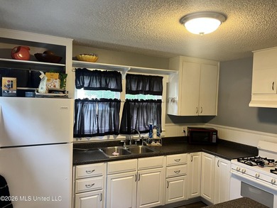 No Flood Zone/ Detached Garage/ Just 1 milet to the beach! Don't - photo 18