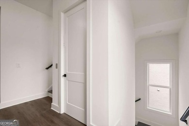 The Emery Contemporary offers luxury, flexibility, and - photo 21