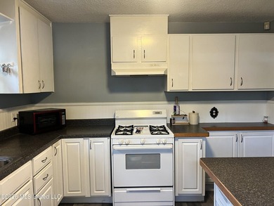 No Flood Zone/ Detached Garage/ Just 1 milet to the beach! Don't - photo 21