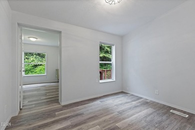 Welcome to this spacious and versatile 2,500 sqft home tucked - photo 22