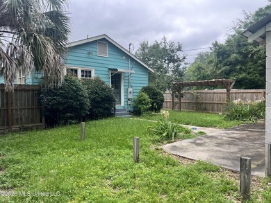 No Flood Zone/ Detached Garage/ Just 1 milet to the beach! Don't - photo 22