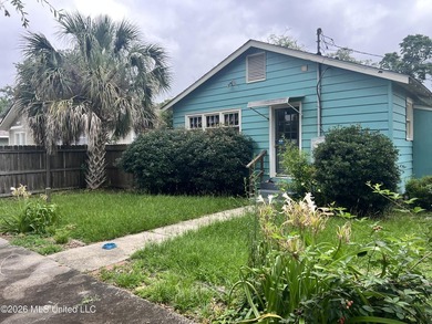 No Flood Zone/ Detached Garage/ Just 1 milet to the beach! Don't - photo 24
