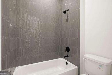 The Emery Contemporary offers luxury, flexibility, and - photo 29
